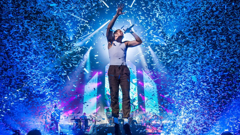 Step Into a Whole New World of Sound and Emotion at An Amazing Show by Imagine dragons! post thumbnail image
