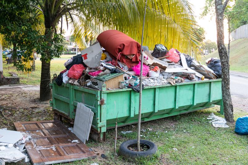 Declutter Your Space with Expert Junk Removing in Very long Beachfront, CA post thumbnail image